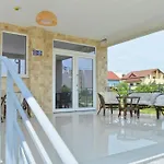 Mykonos Boutique Нэводари