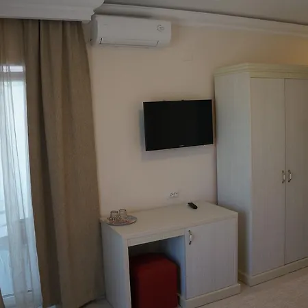 Mykonos Mamaia Boutique *