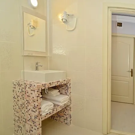 Mykonos Mamaia Boutique